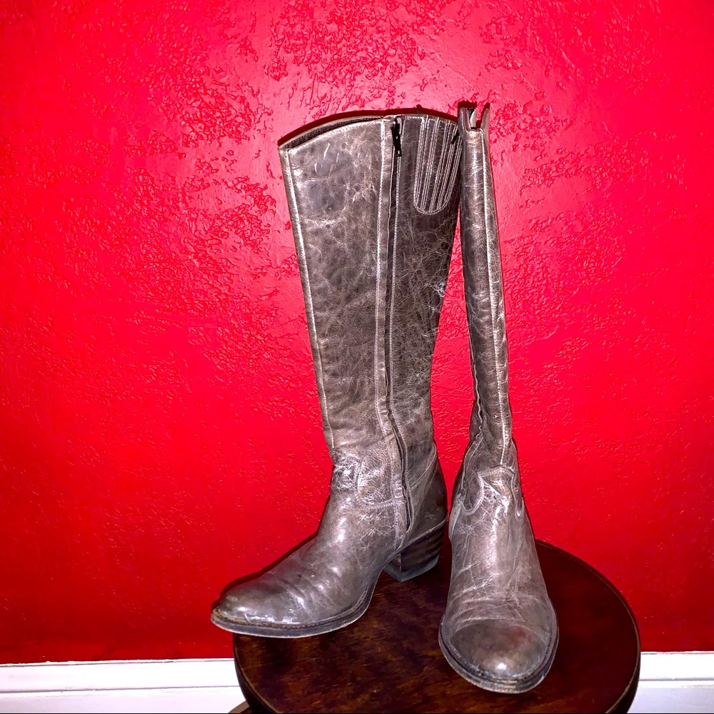 Womens gray distressed leather riding boots size 6 great condition beautiful